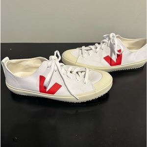 VEJA Nova Canvas women’s / men’s sneakers size 9 EUR size 40